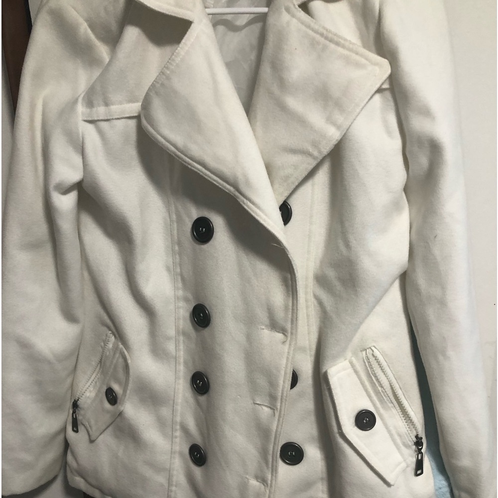 Rue 21 - Picture 2 of 2